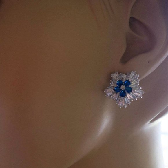 "Blue Flower Vintage Micro CZ Diamond Snowflake Earrings, GPMB1718 - Picture 3 of 6